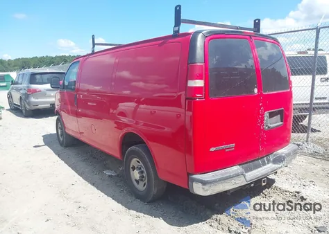 2015 Chevrolet Express 2500 Work Van z USA, uszkodzony, nr VIN 1GCWGFCF1F1124242